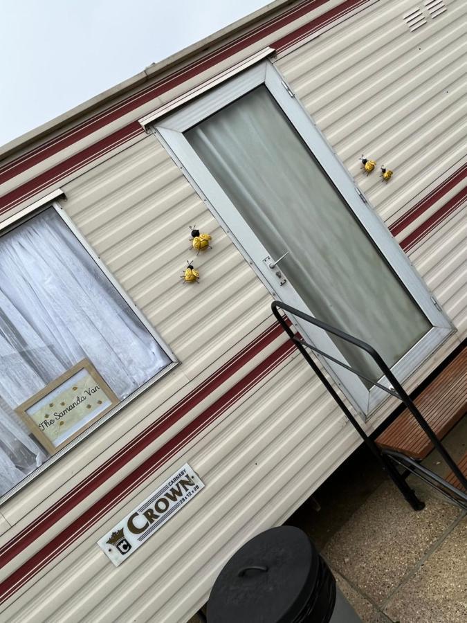 The Samanda Van Newport Caravan Park Hotel Hemsby Bagian luar foto