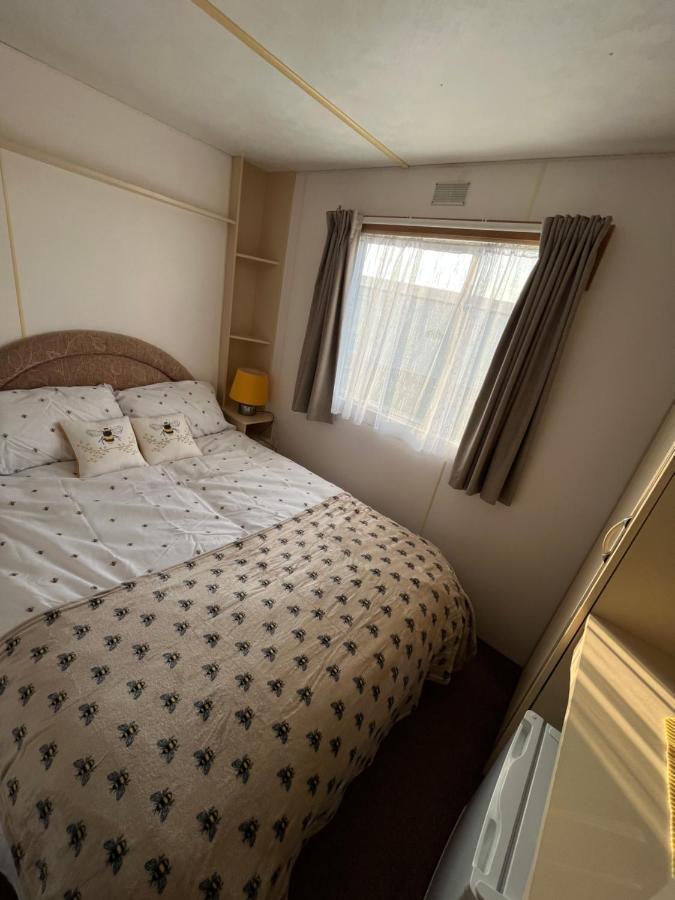The Samanda Van Newport Caravan Park Hotel Hemsby Bagian luar foto