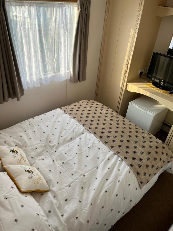 The Samanda Van Newport Caravan Park Hotel Hemsby Bagian luar foto